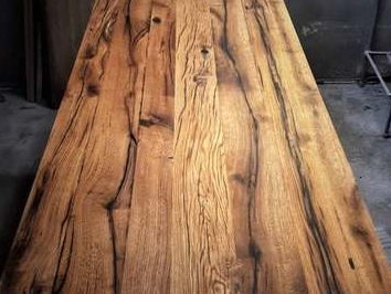 Masivní dřevo a dřevěné dýhy Atyp